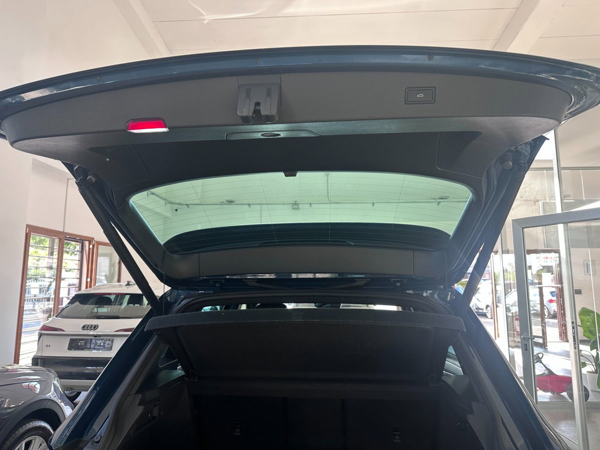 Volkswagen Tiguan 2.0 TDI 150 CV SCR DSG 4MOTION R-Line (9)
