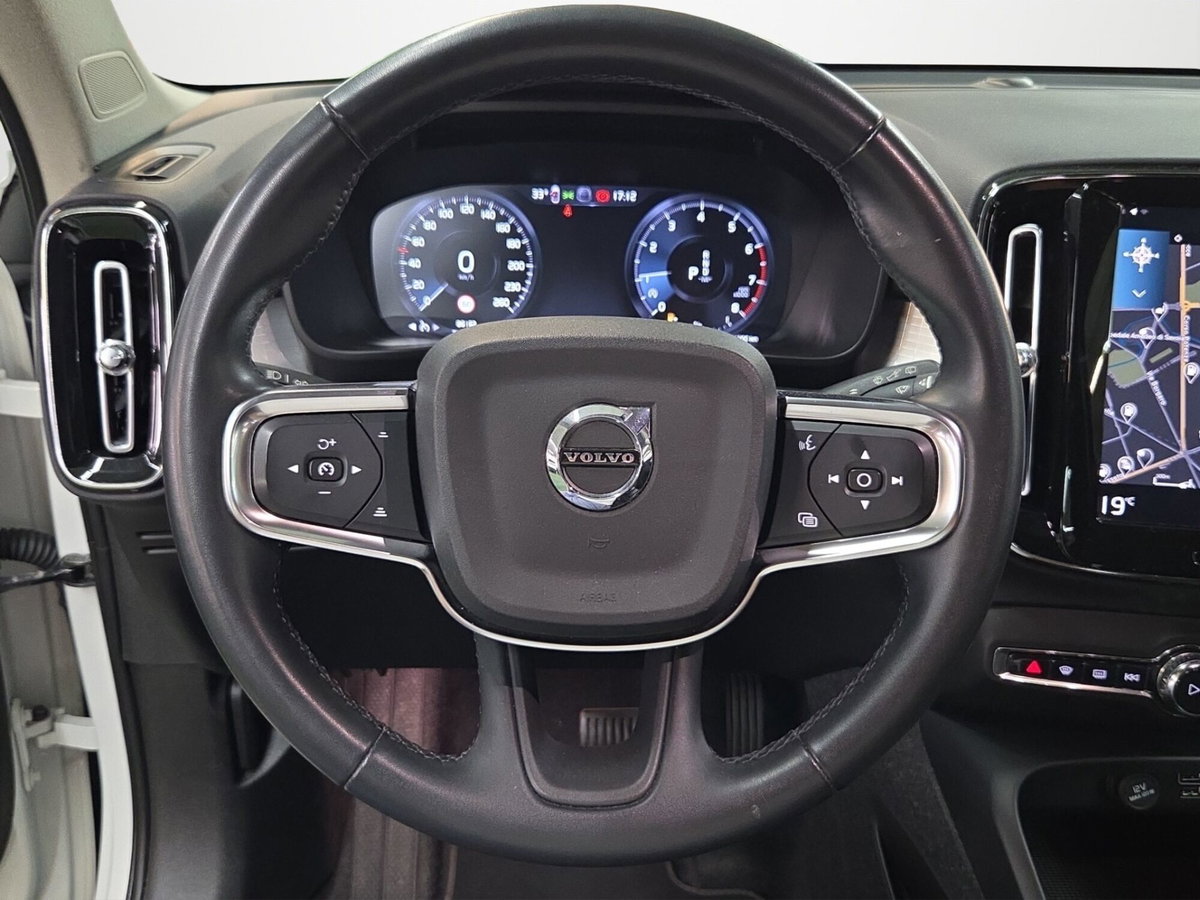 Volvo XC40 T3 Geartronic Momentum Pro (10)