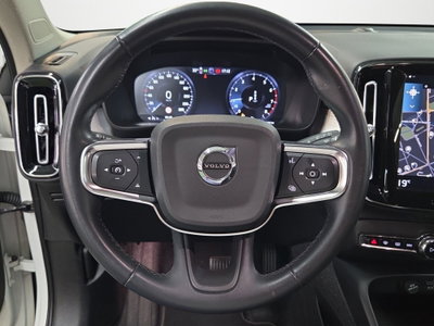 Volvo XC40 T3 Geartronic Momentum Pro (10)