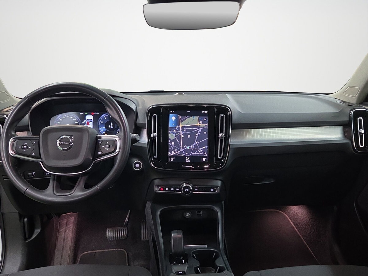Volvo XC40 T3 Geartronic Momentum Pro (13)