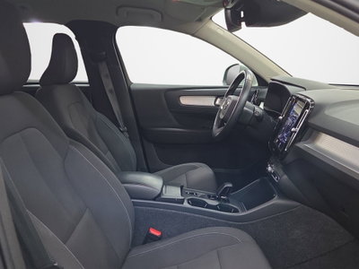 Volvo XC40 T3 Geartronic Momentum Pro (18)