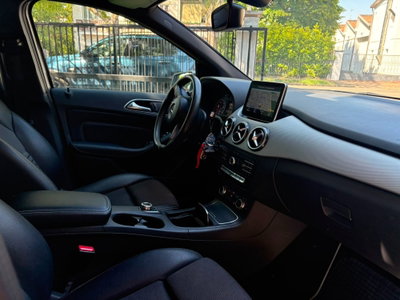 Mercedes-Benz Classe B 180 d Automatic Executive (12)