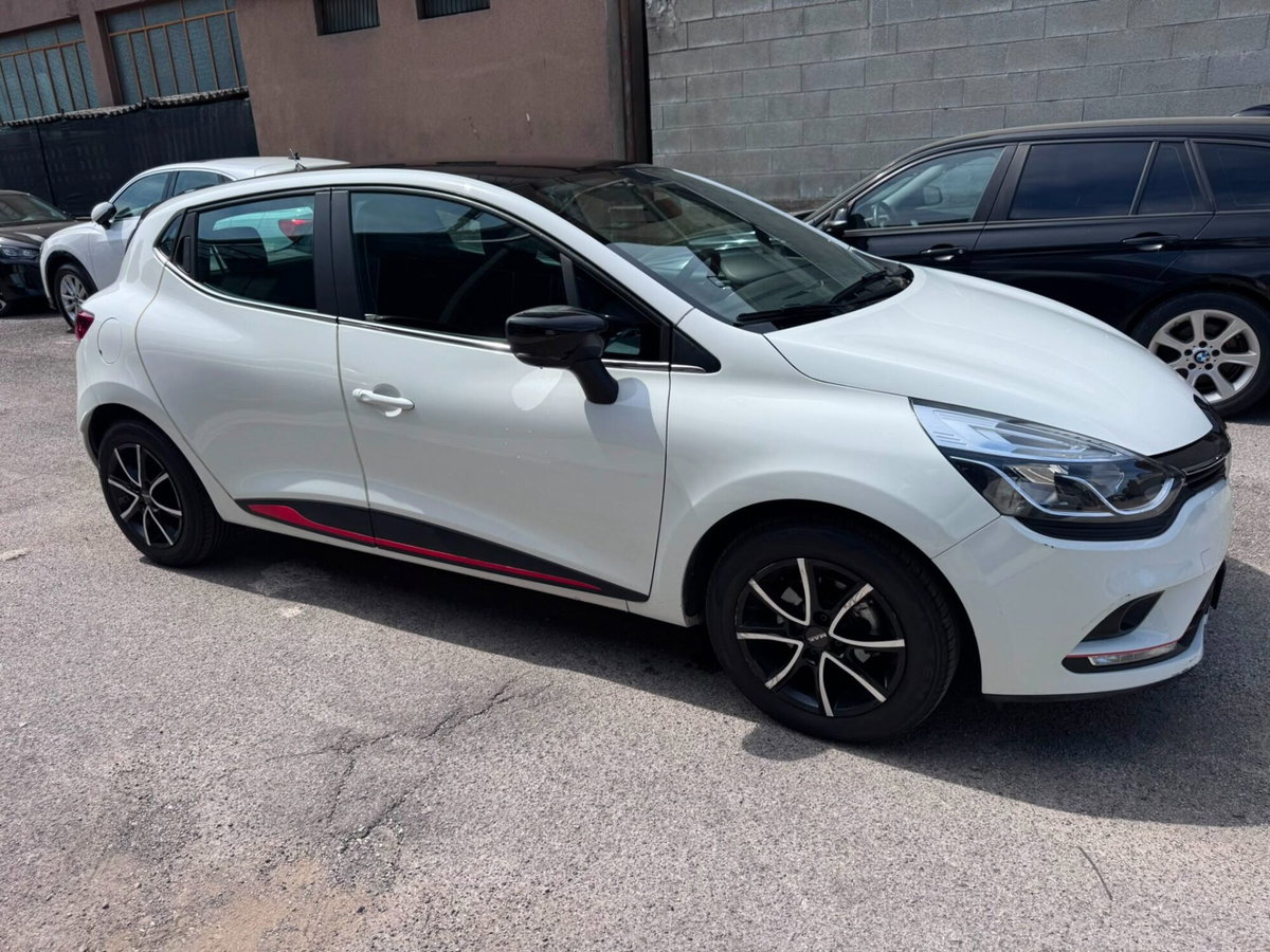 Renault Clio TCe 12V 90CV Start&Stop 5 porte Energy Intens (2)