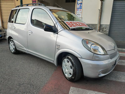 Toyota Yaris 16V cat 5 porte aut. Sol (3)