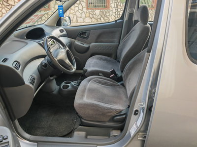 Toyota Yaris 16V cat 5 porte aut. Sol (7)