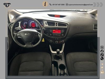 Kia Ceed 1.6 CRDi 115 CV 5p. Business Class (7)