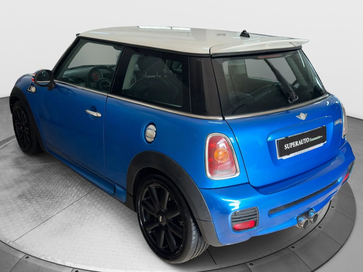 MINI Mini 1.6 16V Cooper S (2)