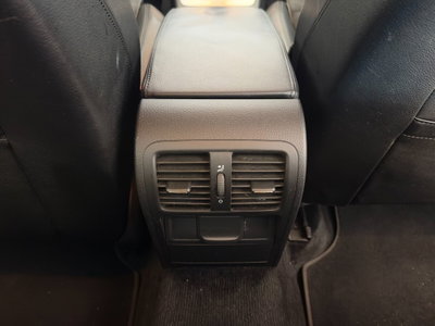 Volkswagen Passat Variant 2.0 TDI DPF 4mot. Business (12)