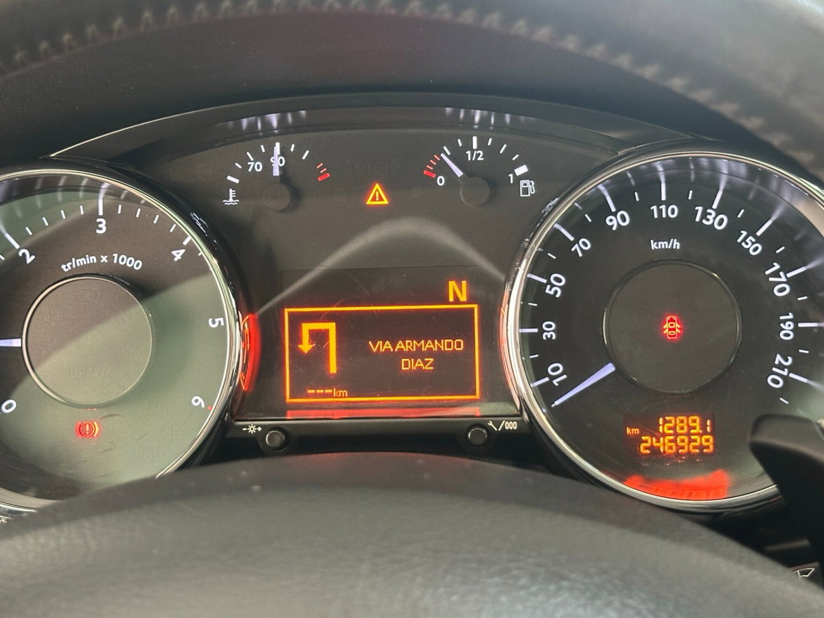 Peugeot 3008 1.6 e-HDi 112CV cambio robotizzato Stop&Start Active (17)