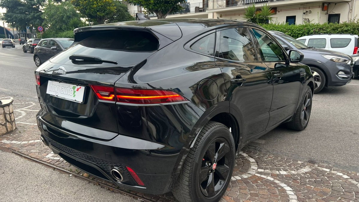 Jaguar E-Pace 2.0D 150 CV AWD aut. R-Dynamic (4)