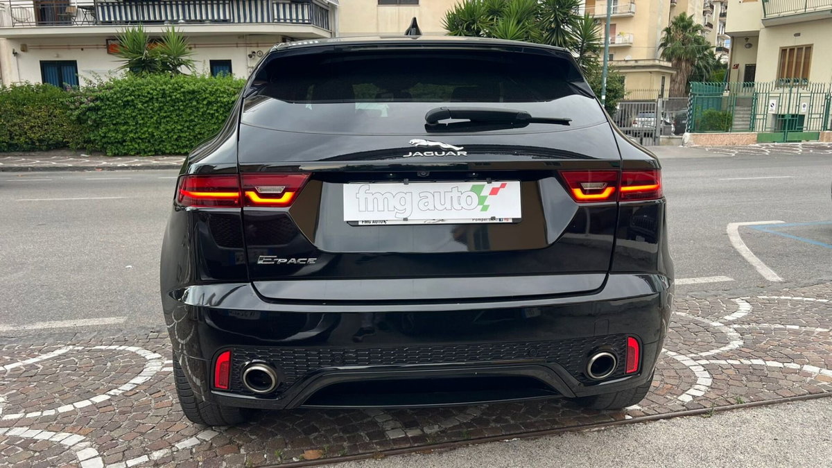 Jaguar E-Pace 2.0D 150 CV AWD aut. R-Dynamic (5)