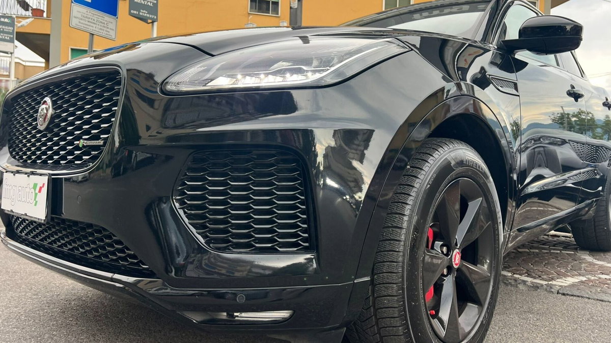 Jaguar E-Pace 2.0D 150 CV AWD aut. R-Dynamic (7)