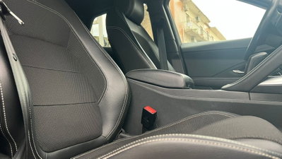 Jaguar E-Pace 2.0D 150 CV AWD aut. R-Dynamic (9)