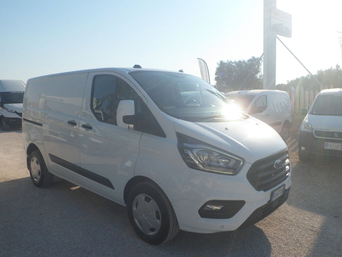 Ford Transit Custom Furgone 340 2.0 EcoBlue 130 PL-DC Furgone Titanium (4)