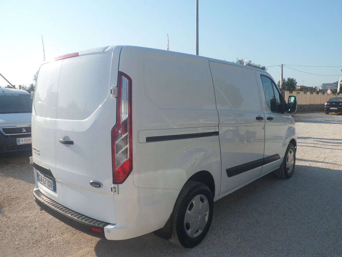 Ford Transit Custom Furgone 340 2.0 EcoBlue 130 PL-DC Furgone Titanium (5)