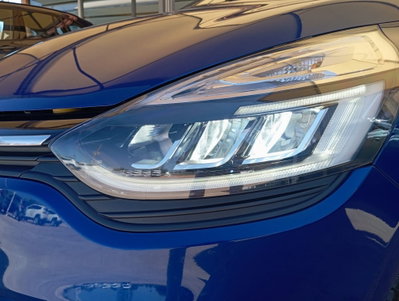 Renault Clio dCi 8V 75 CV 5 porte Moschino Life (15)