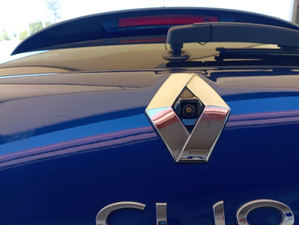 Renault Clio dCi 8V 75 CV 5 porte Moschino Life (20)