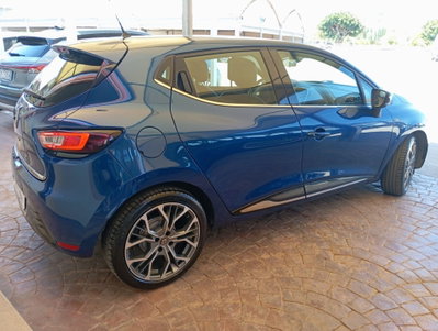 Renault Clio dCi 8V 75 CV 5 porte Moschino Life (8)