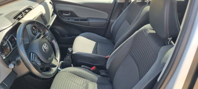 Toyota Yaris 1.D-4D 5 porte Lounge (8)