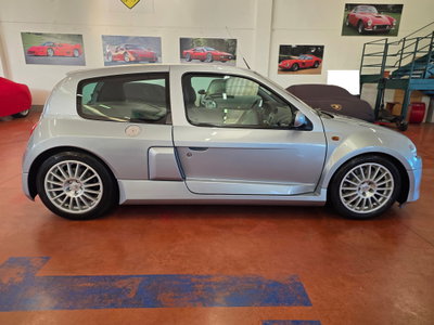 Renault Clio 3.0 V6 24V cat 3 porte Renault Sport (8)