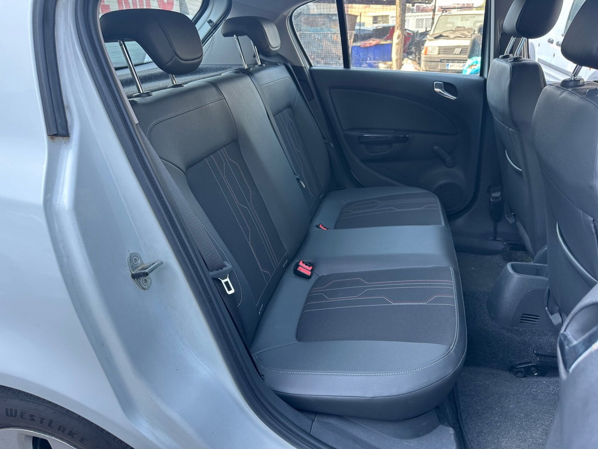 Opel Corsa 1.2 5 porte Elective (14)