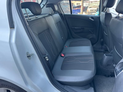 Opel Corsa 1.2 5 porte Elective (14)