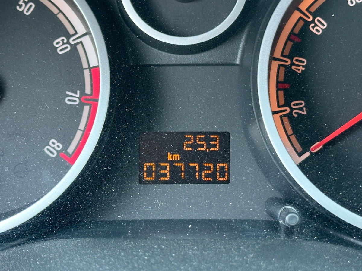 Opel Corsa 1.2 5 porte Elective (20)