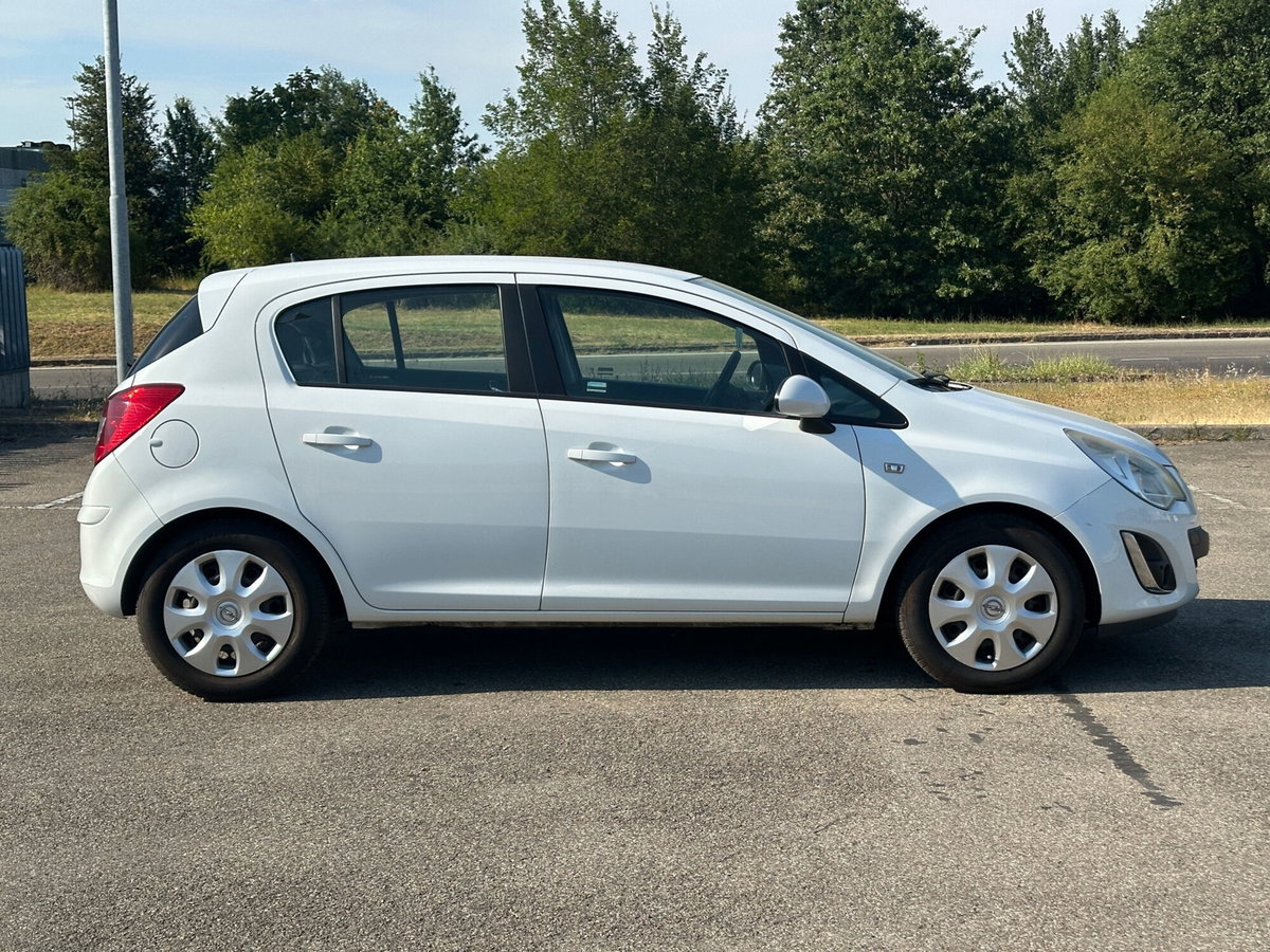 Opel Corsa 1.2 5 porte Elective (4)