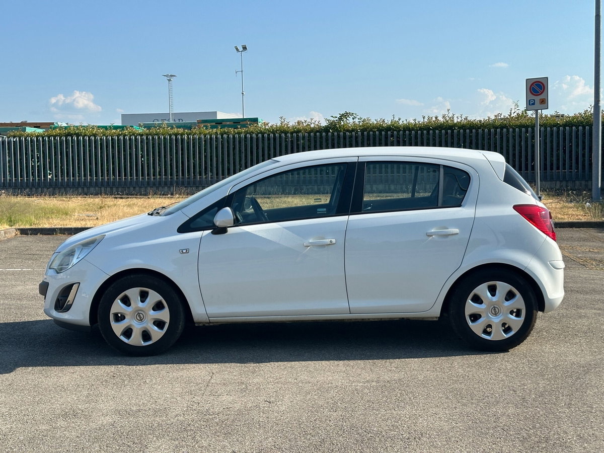 Opel Corsa 1.2 5 porte Elective (8)