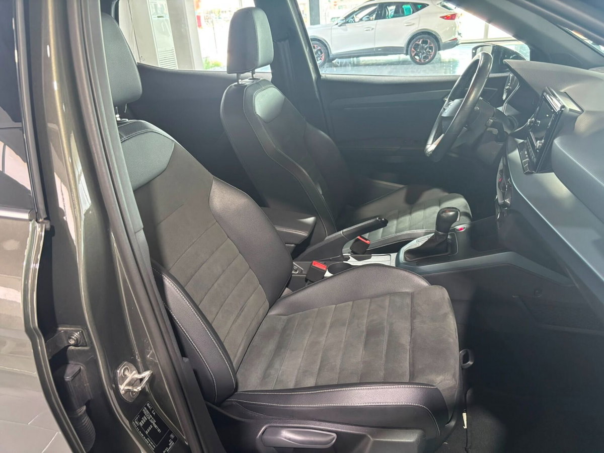 SEAT Arona 1.0 EcoTSI 110 CV DSG XPERIENCE (16)
