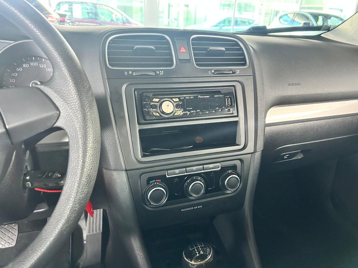 Volkswagen Golf 1.4 5p. United (10)