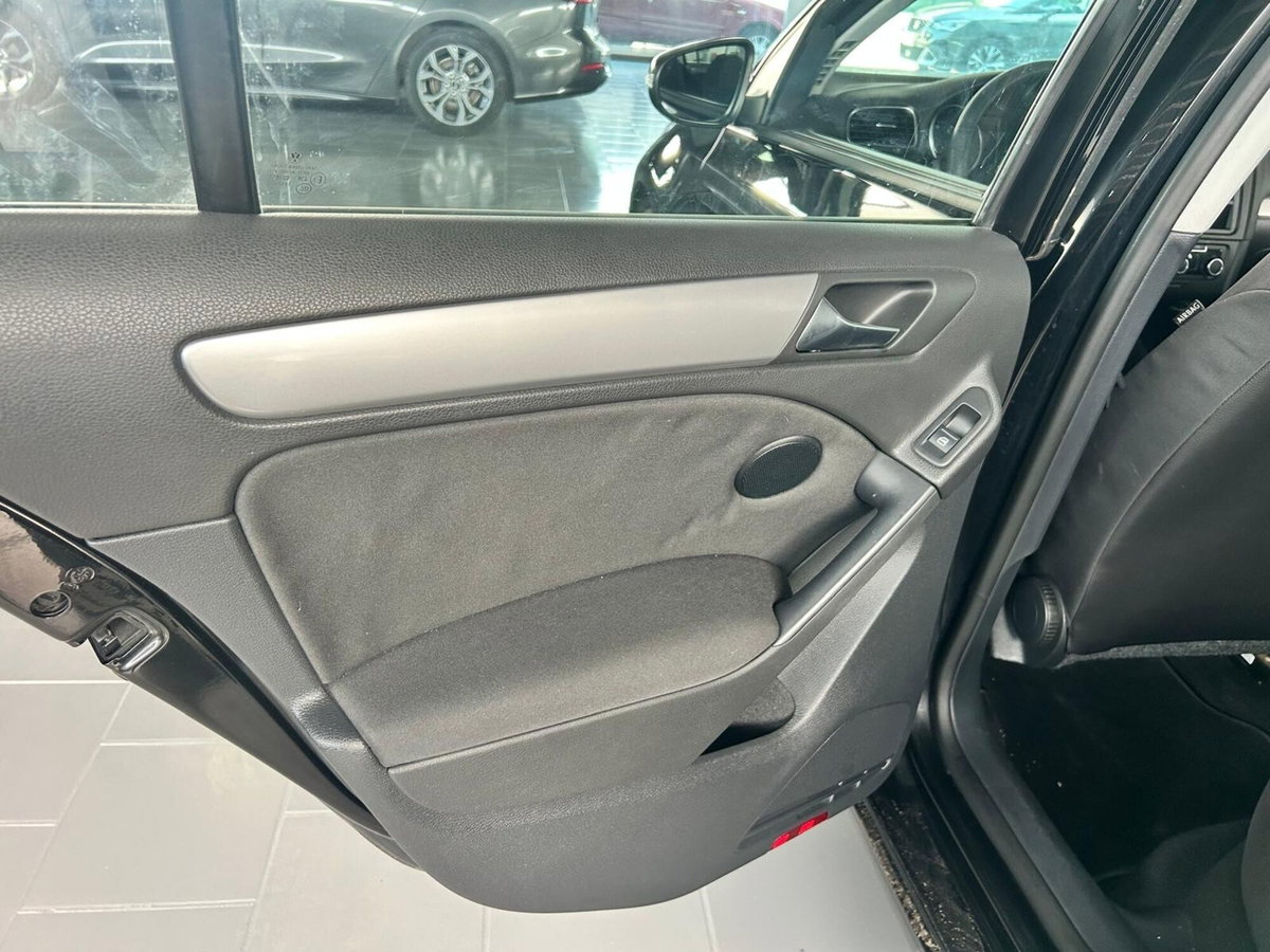 Volkswagen Golf 1.4 5p. United (7)