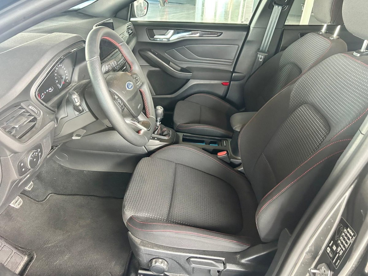 Ford Focus Station Wagon 1.5 EcoBlue 120 CV SW ST-Line X (9)