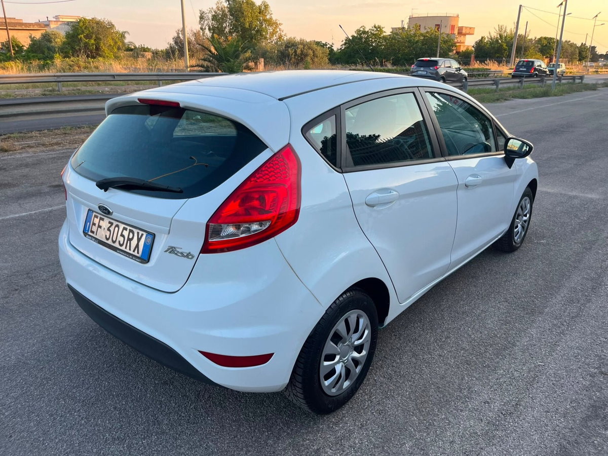 Ford Fiesta 1.2 82 CV 5 porte Titanium (5)