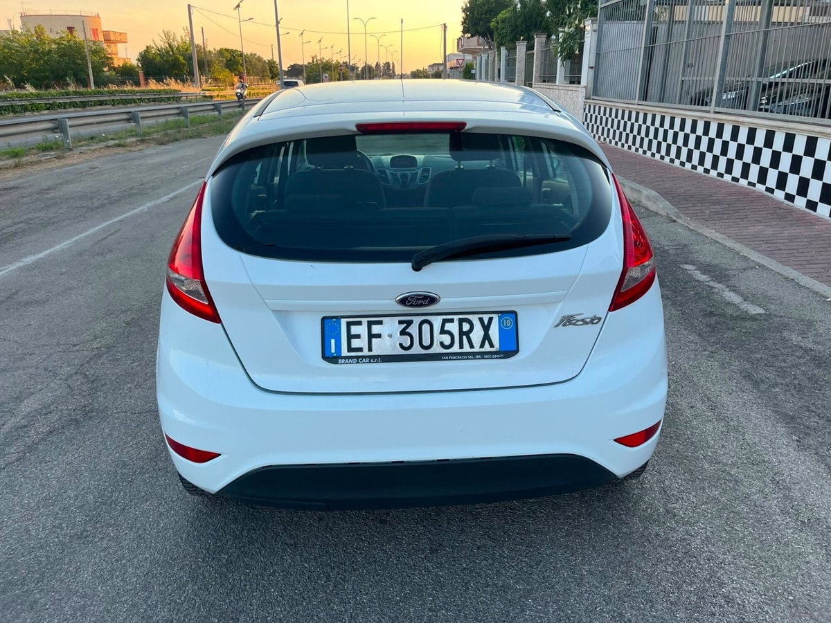 Ford Fiesta 1.2 82 CV 5 porte Titanium (6)