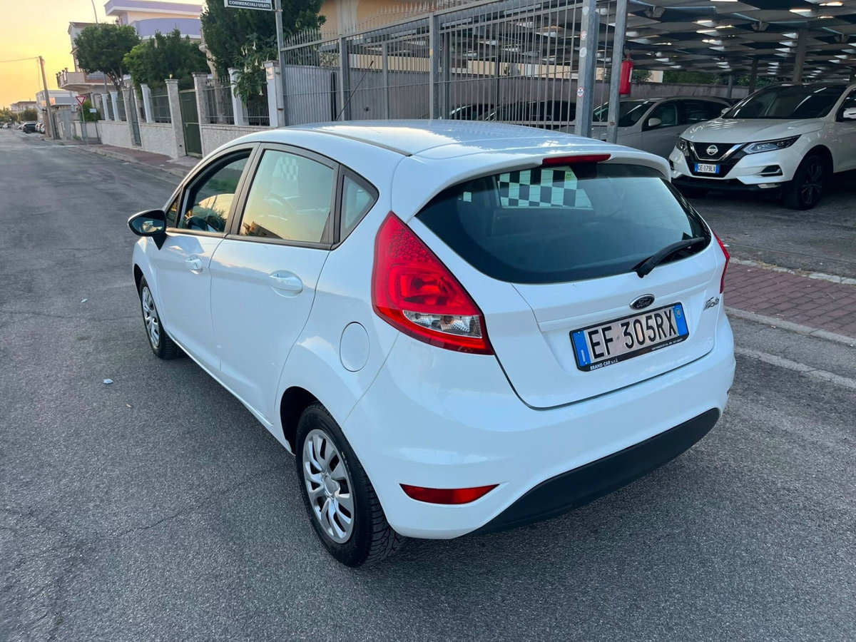 Ford Fiesta 1.2 82 CV 5 porte Titanium (7)