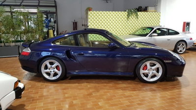 Porsche 911 Coupé Turbo cat (2)