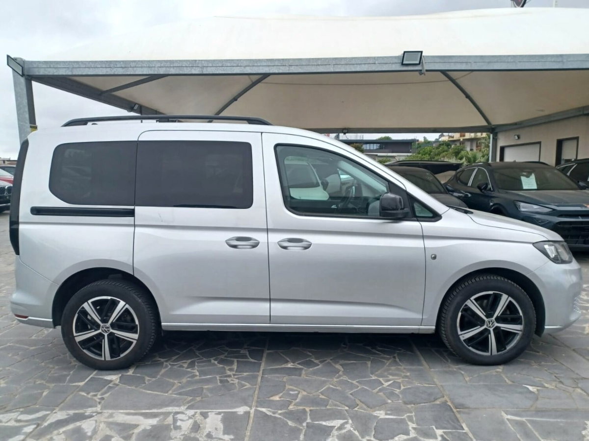 Volkswagen Caddy 2.0 TDI 122 CV Life Maxi (2)