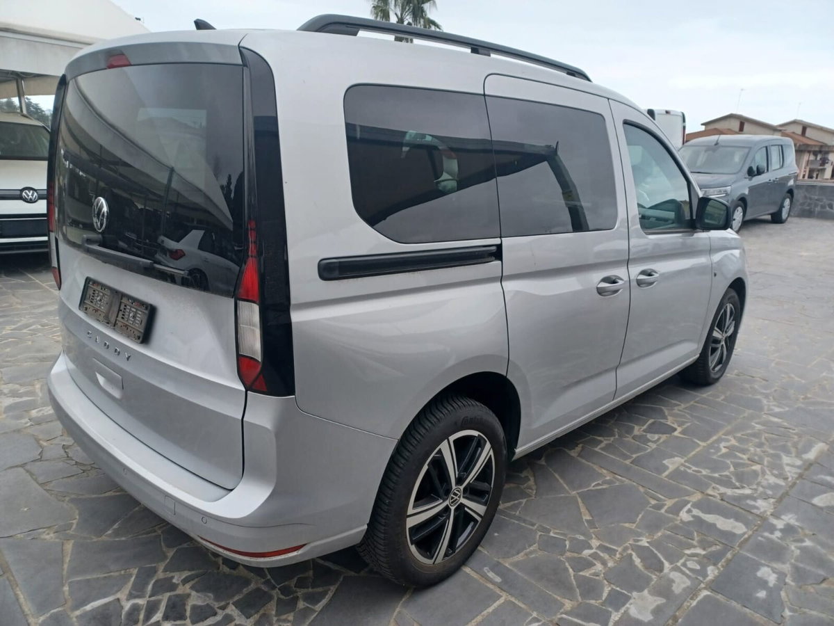 Volkswagen Caddy 2.0 TDI 122 CV Life Maxi (5)