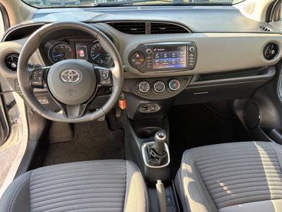 Toyota Yaris 1.0 5 porte Active (12)