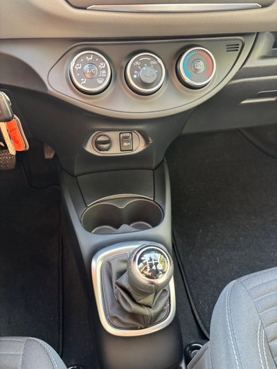 Toyota Yaris 1.0 5 porte Active (16)