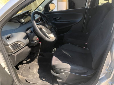 Lancia Ypsilon 1.2 69 CV 5 porte GPL Ecochic Silver (10)