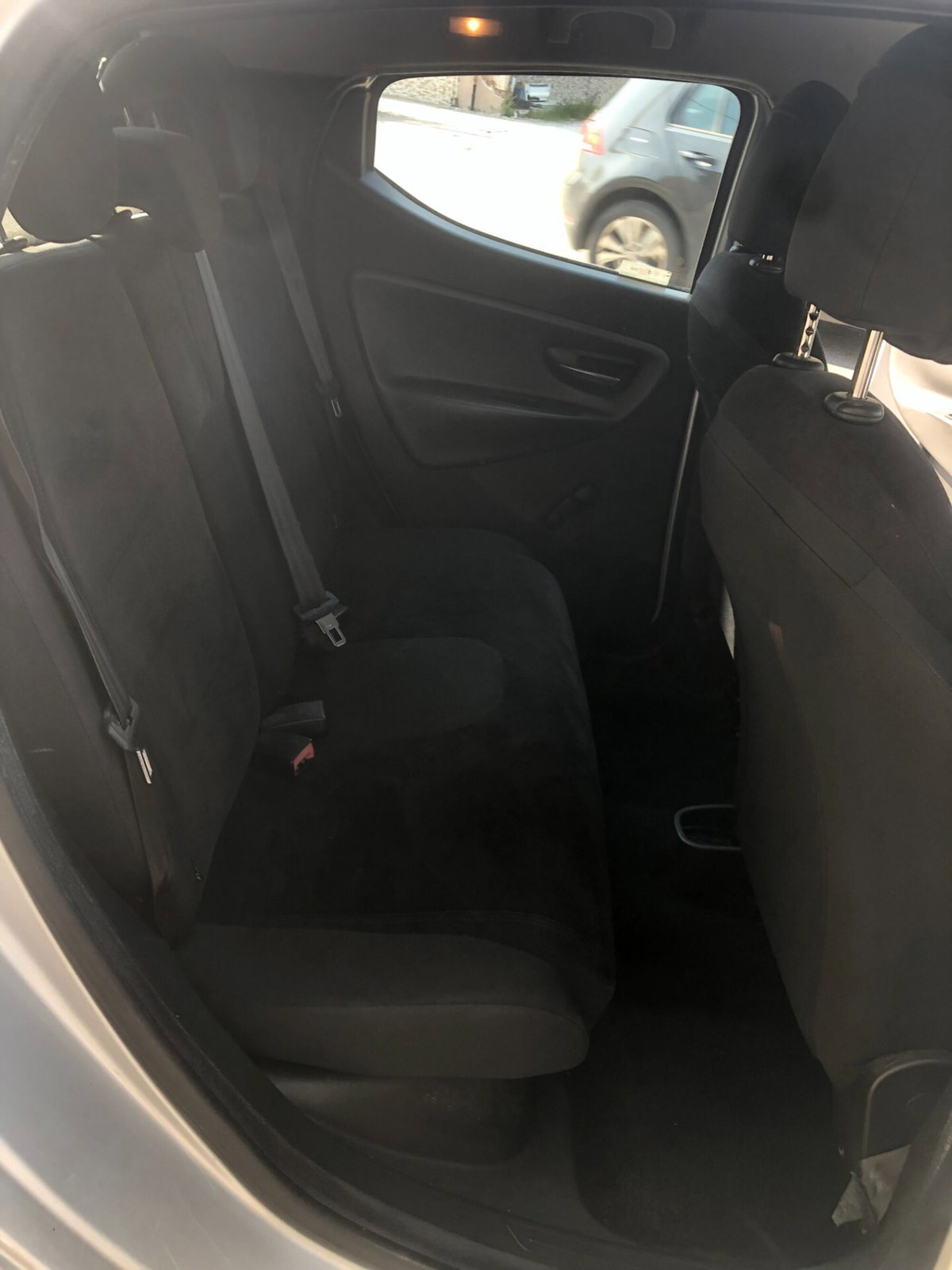 Lancia Ypsilon 1.2 69 CV 5 porte GPL Ecochic Silver (13)