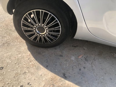 Lancia Ypsilon 1.2 69 CV 5 porte GPL Ecochic Silver (14)