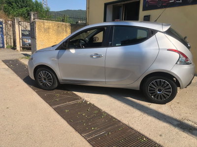 Lancia Ypsilon 1.2 69 CV 5 porte GPL Ecochic Silver (5)