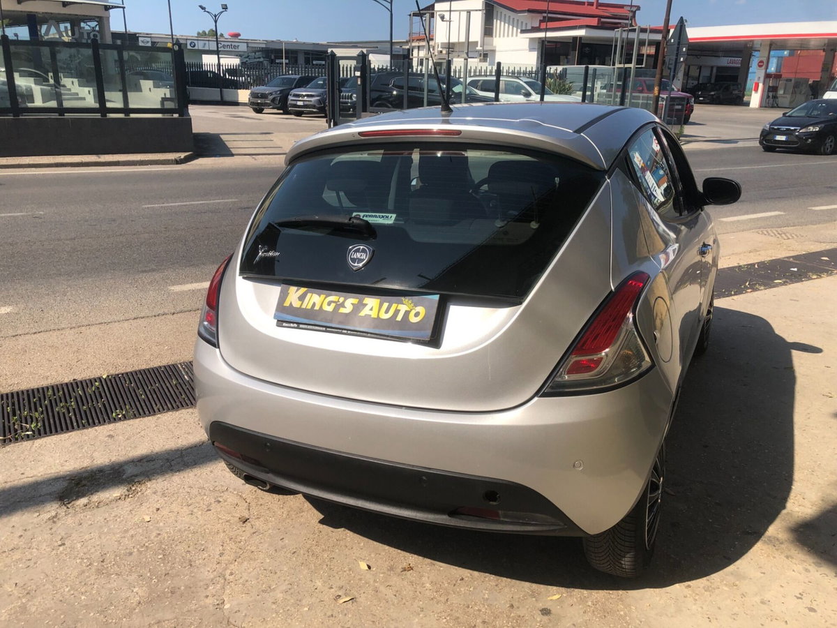 Lancia Ypsilon 1.2 69 CV 5 porte GPL Ecochic Silver (7)