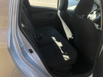 Toyota Yaris 1.5 Hybrid 5 porte Cool (12)