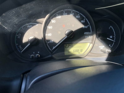 Toyota Yaris 1.5 Hybrid 5 porte Cool (15)