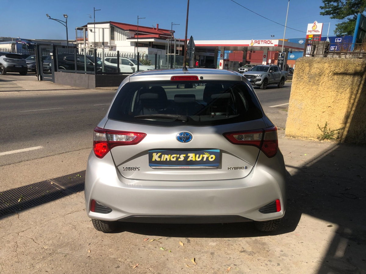 Toyota Yaris 1.5 Hybrid 5 porte Cool (7)