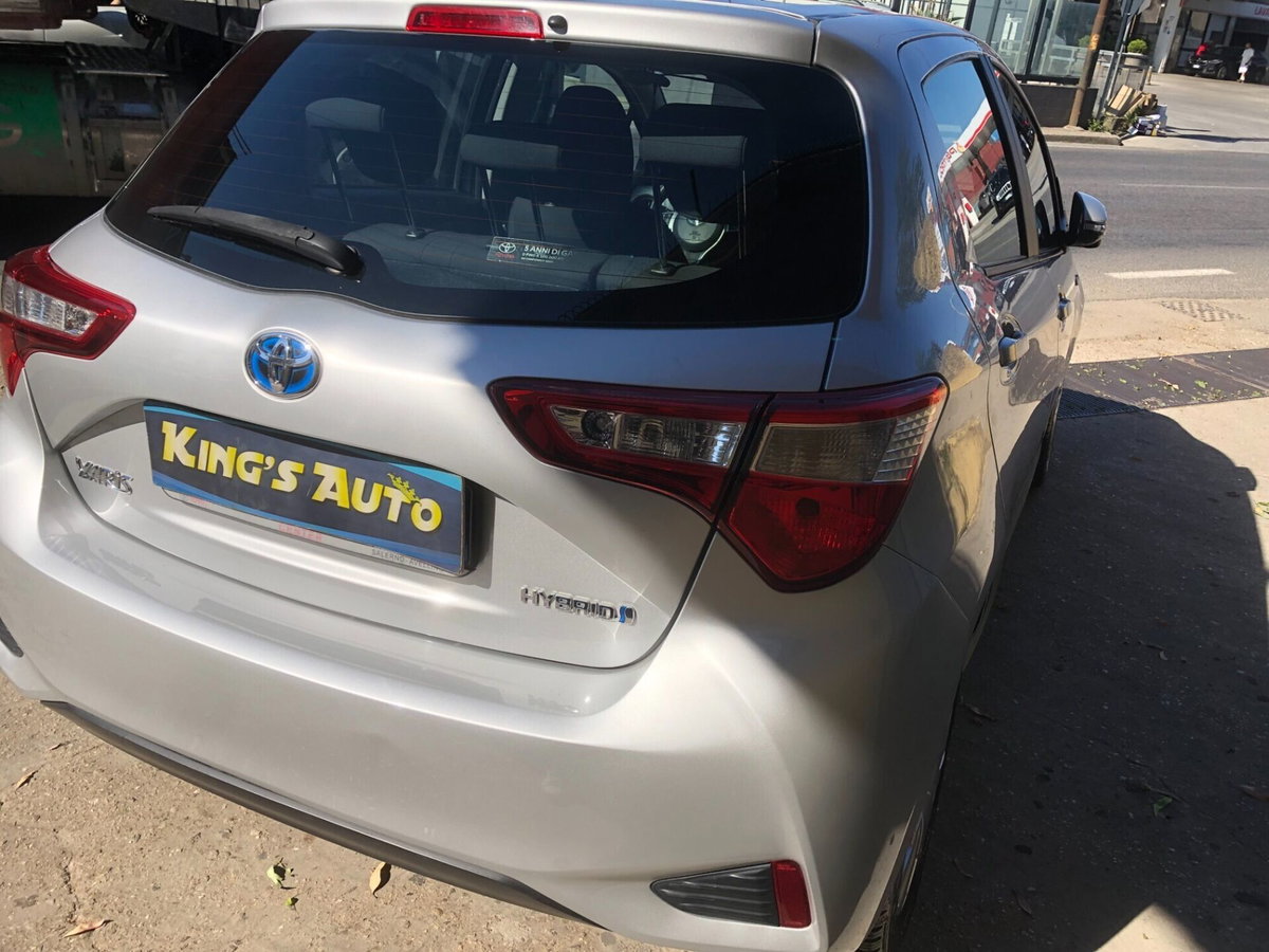 Toyota Yaris 1.5 Hybrid 5 porte Cool (8)